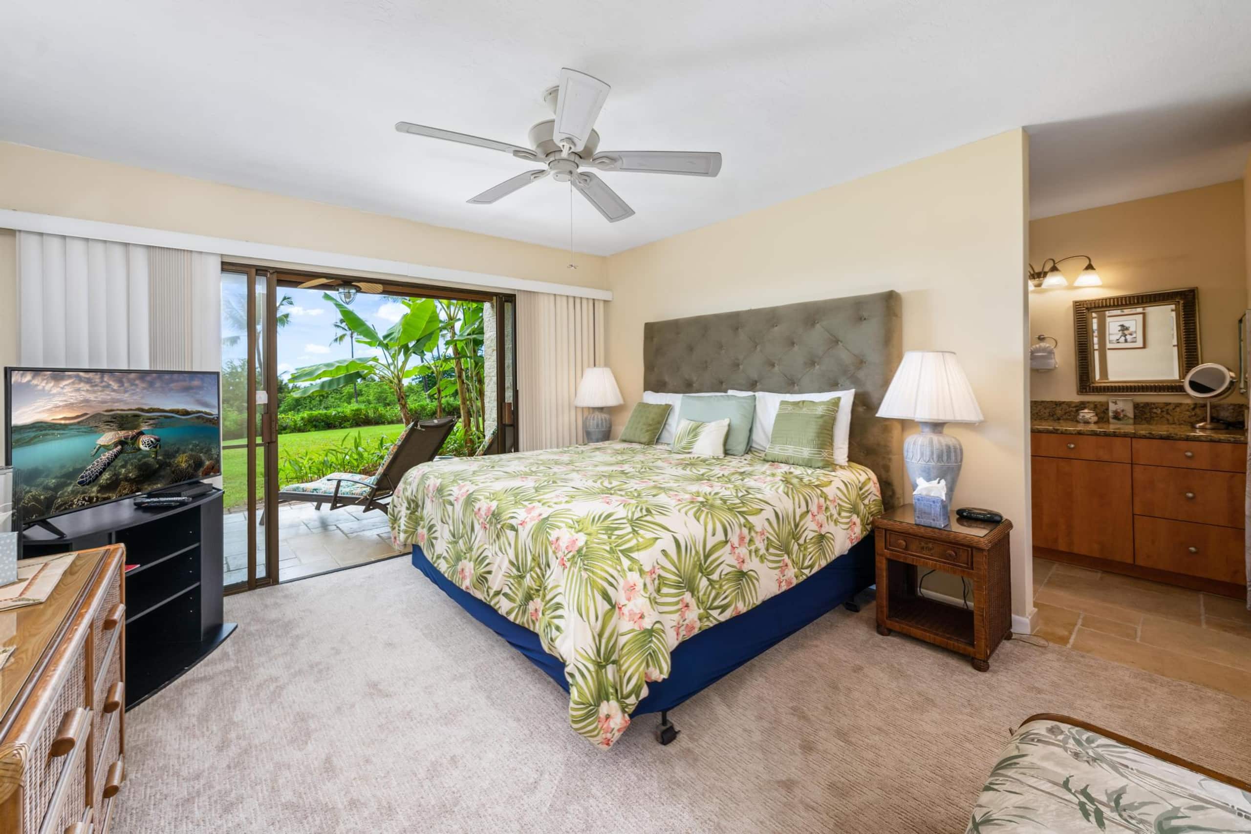 Condo in Kailua-Kona · ★4.71 · 2 bedrooms · 2 beds · 2 shared baths - Image 10