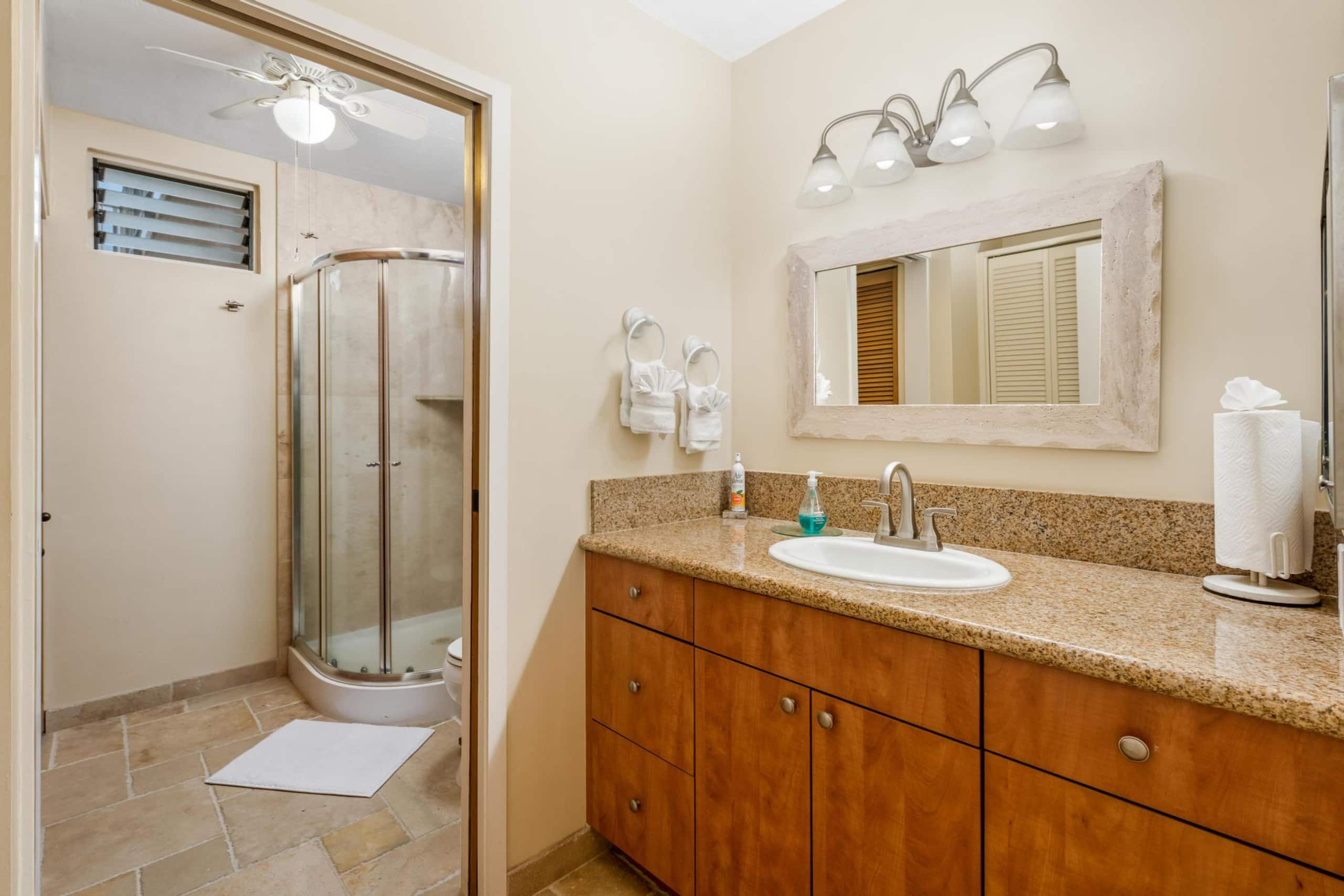 Condo in Kailua-Kona · ★4.71 · 2 bedrooms · 2 beds · 2 shared baths - Image 22