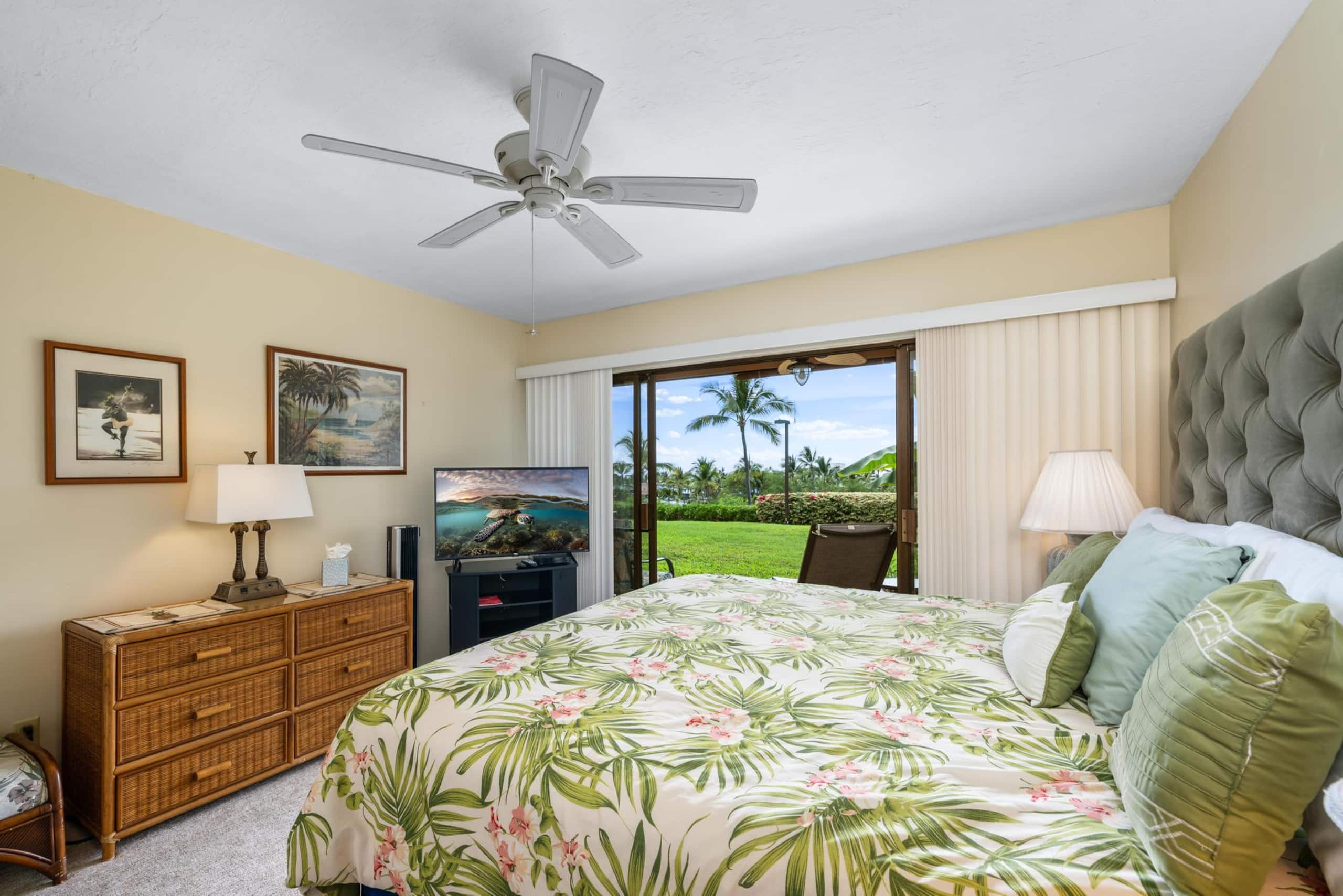 Condo in Kailua-Kona · ★4.71 · 2 bedrooms · 2 beds · 2 shared baths - Image 11