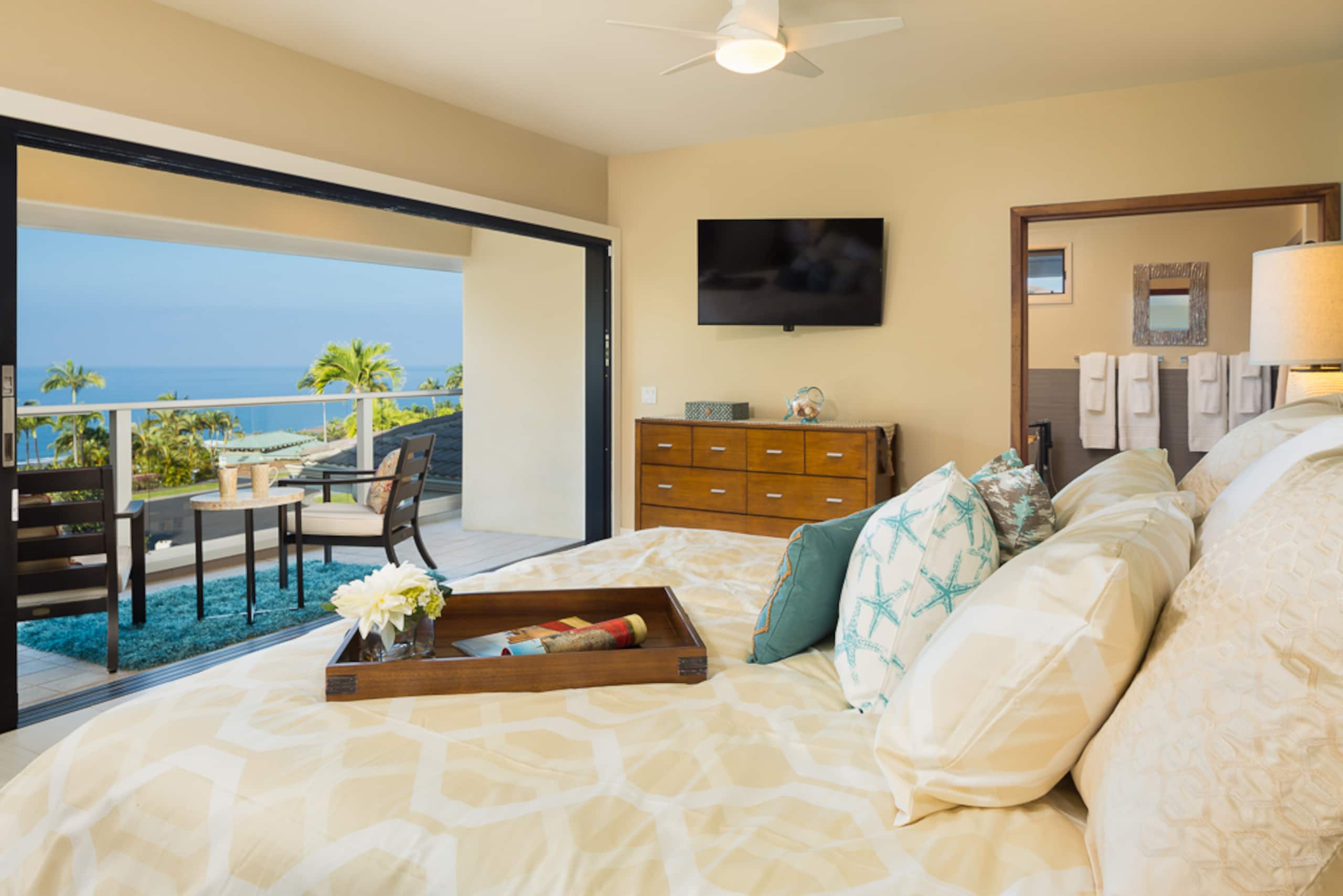 Home in Kailua-Kona · ★4.53 · 5 bedrooms · 7 beds · 3.5 private baths - Image 5