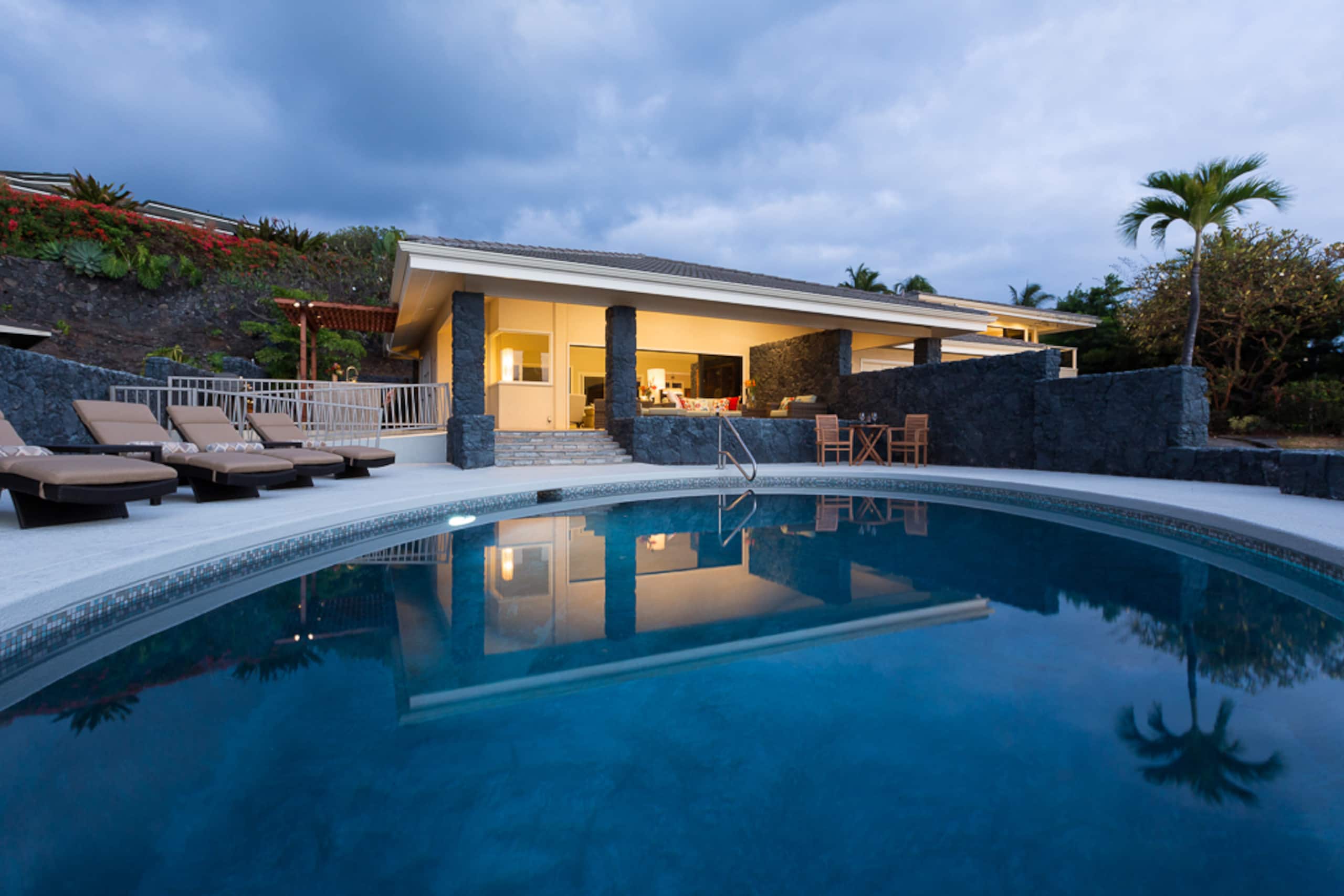 Home in Kailua-Kona · ★4.53 · 5 bedrooms · 7 beds · 3.5 private baths - Image 33