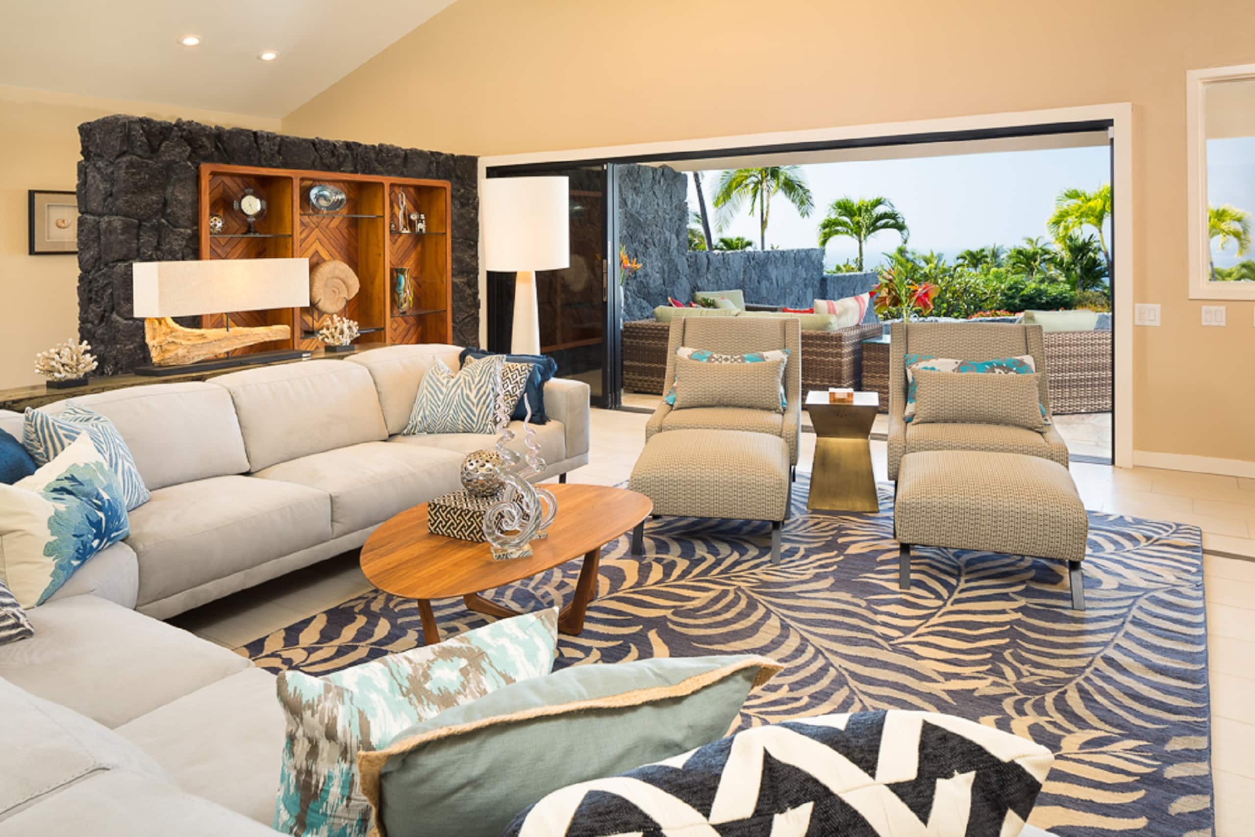 Home in Kailua-Kona · ★4.53 · 5 bedrooms · 7 beds · 3.5 private baths - Image 3