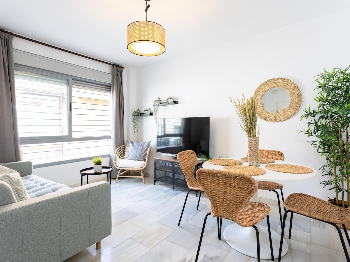 Popular Airbnb listing: Holidays 2 Malaga Olletas 2 bedrooms in San Miguel