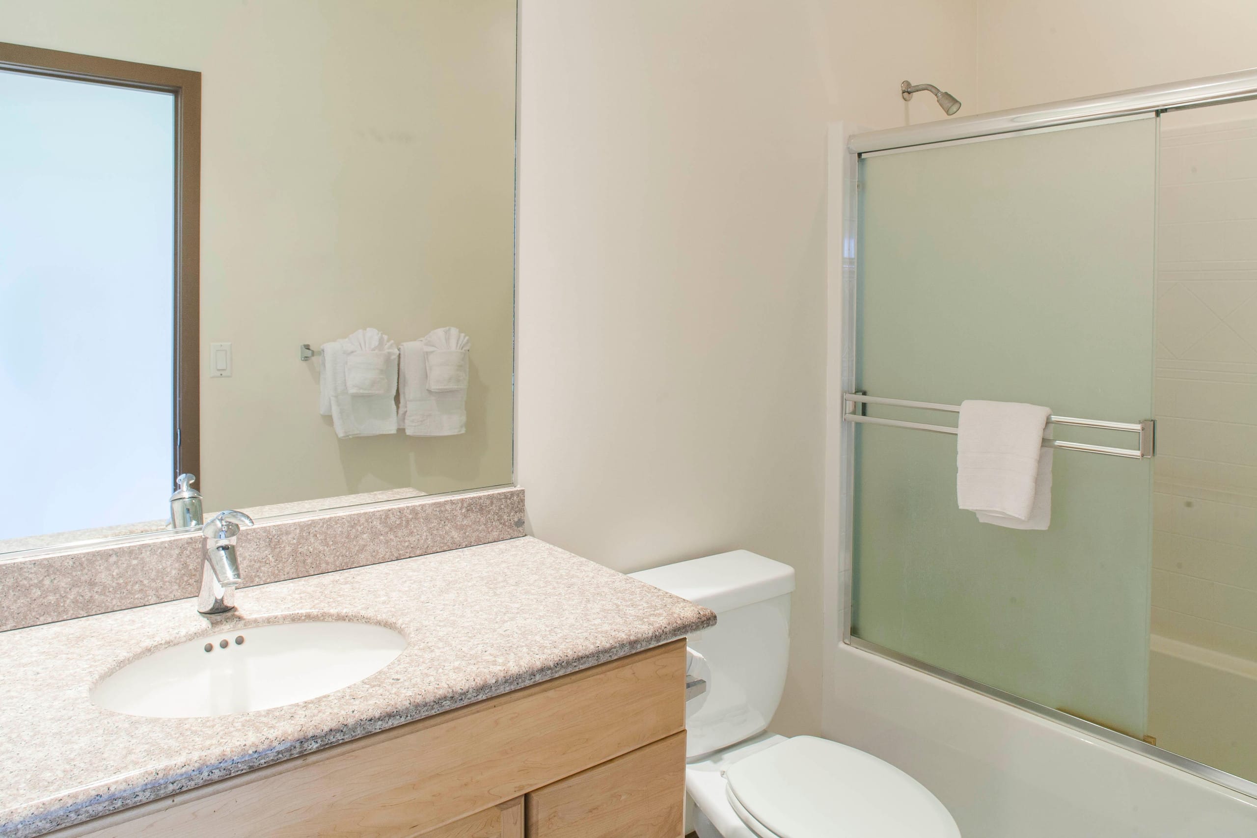 Home in Princeville · ★4.8 · 4 bedrooms · 5 beds · 3 private baths - Image 25