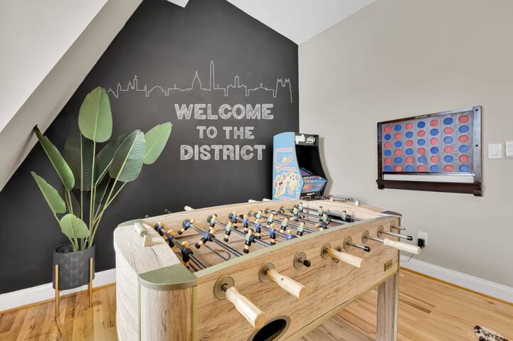 Luxury 4-BR+Parking | Heart of DC | Steps to Metro gallery image 3