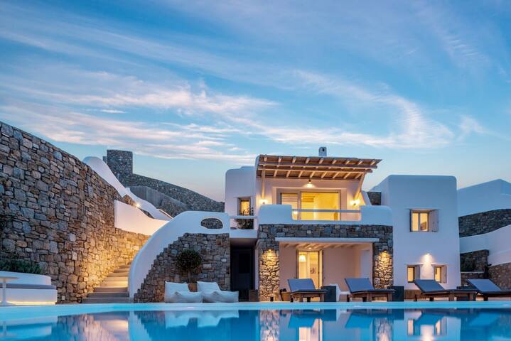 Luxury villa with stunning views above Kalo Livadi gallery image 3