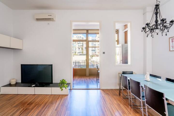 Comfortable and huge 4BD – 2BTH Rambla Catalunya gallery image 5