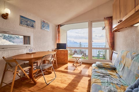 Apartment with Balcony St. Honoré