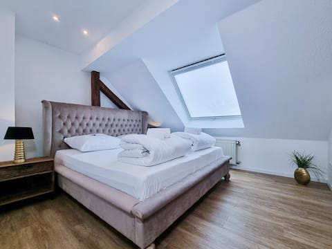 Top performing Airbnb: Alpha Apartments: Attic Studio - Style & Elegance, 2br in Ostviertel