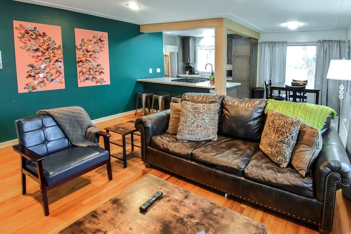 Enchanting Upper Unit With Whimsical Details - Englewood, CO