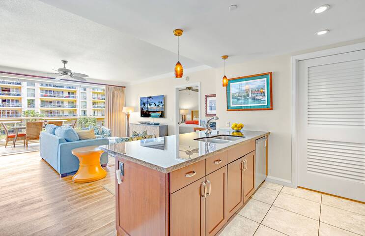 Maui Resort Rentals: Honua Kai Hokulani 245/6 gallery image 5