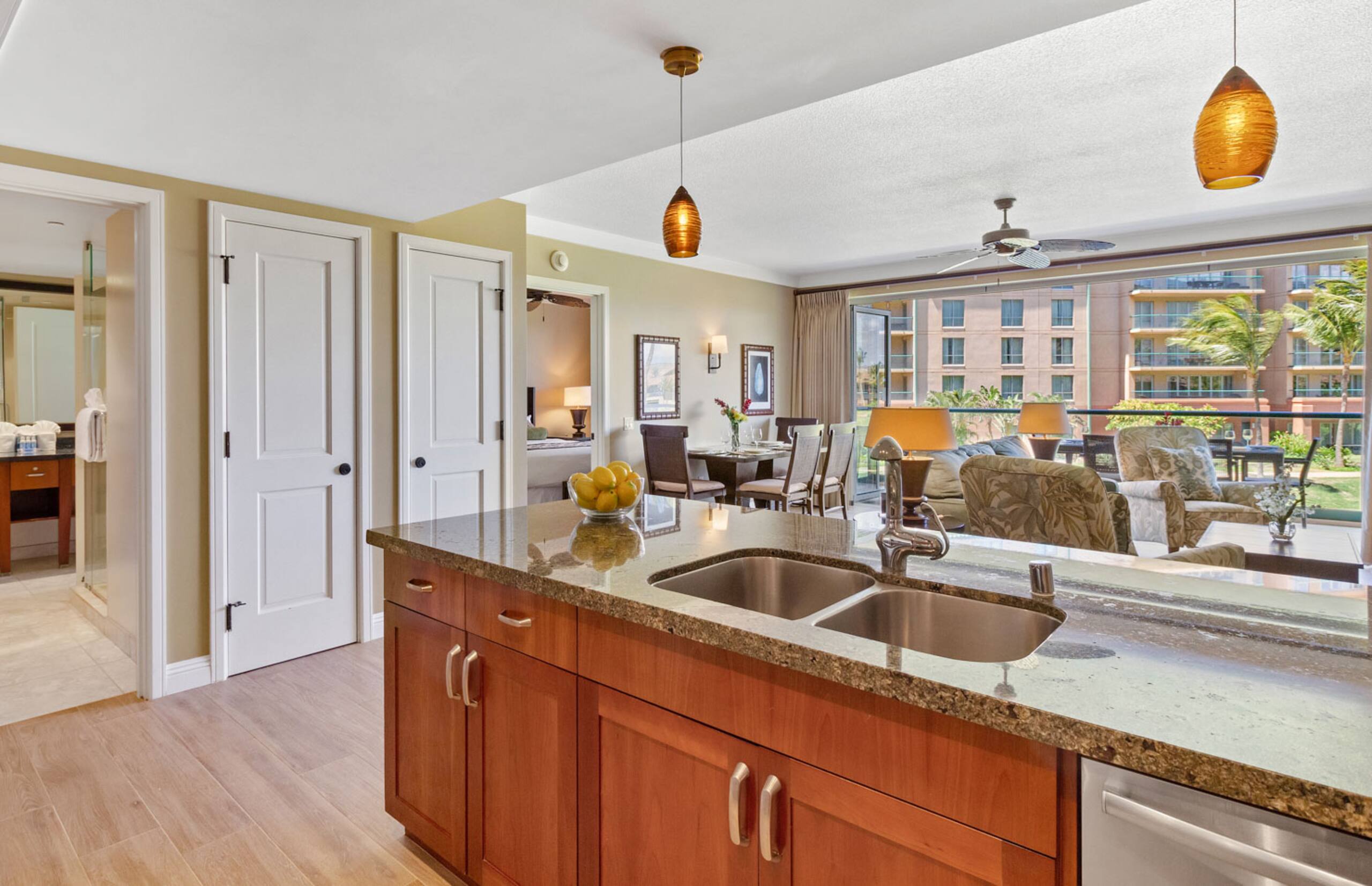 Condo in Lahaina · ★4.67 · 4 bedrooms · 6 beds · 4 baths - Image 25