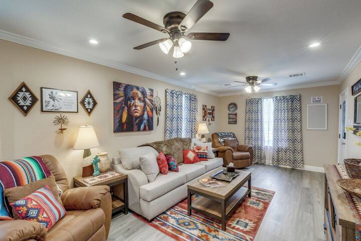 StockYards-BBobs-4mins-GrayLee House.4-BR-TCU near gallery image 4