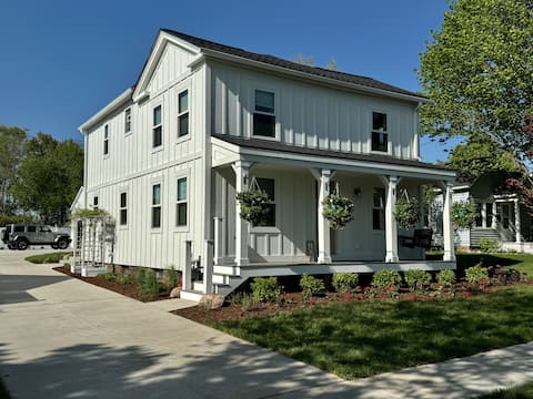 Family Retreat@ Village Farmhouse-Close to Beaches