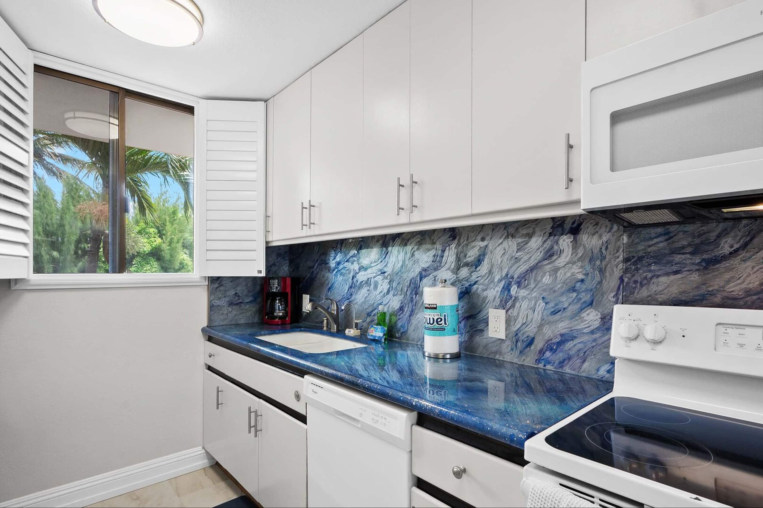 Condo in Wailuku · ★4.88 · 2 bedrooms · 3 beds · 2 baths - Image 17