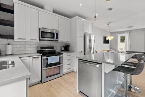 Successful Airbnb property: Pennywell Prestige 2 Bed 1.5 Bath Garage in Pennywell