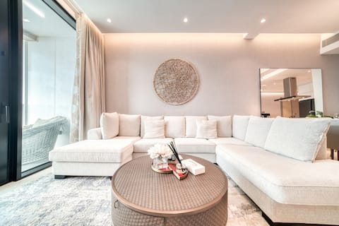 Picturesque Balcony and Beach Haven at Address JBR