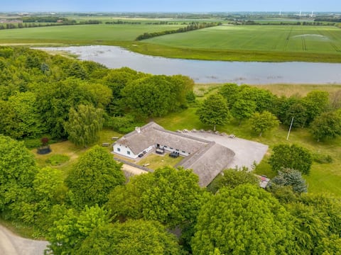 "Tatiane" - 10km from the sea by Interhome