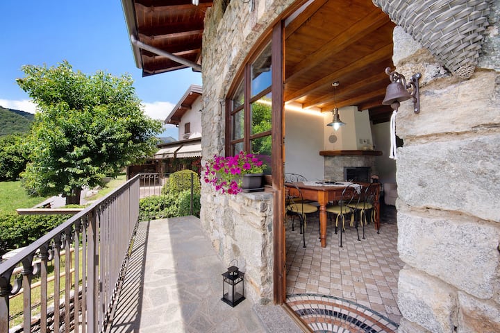 Farmhouse Of Grandfather Chek - Comer See