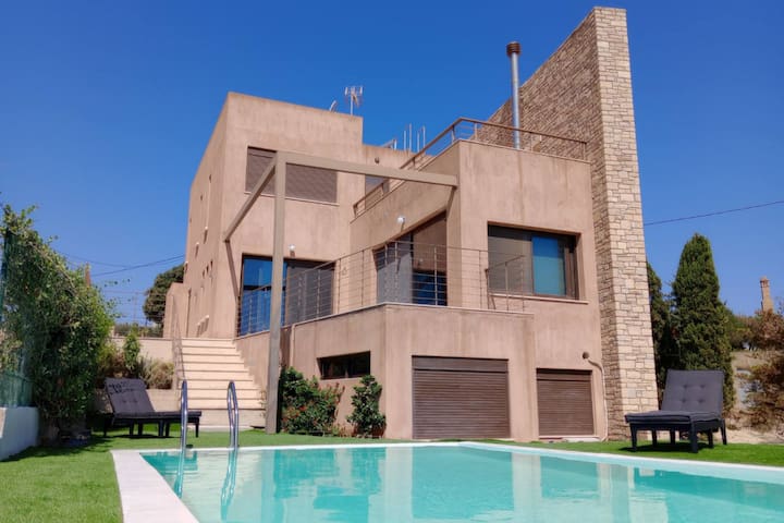 Endless Horizon Villa with Infinity pool