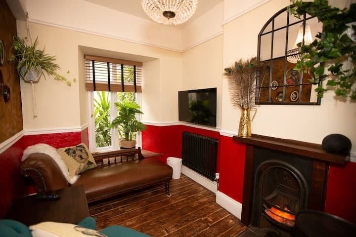 Quirky Victorian Apartment Near The Harbour - Torquay, UK
