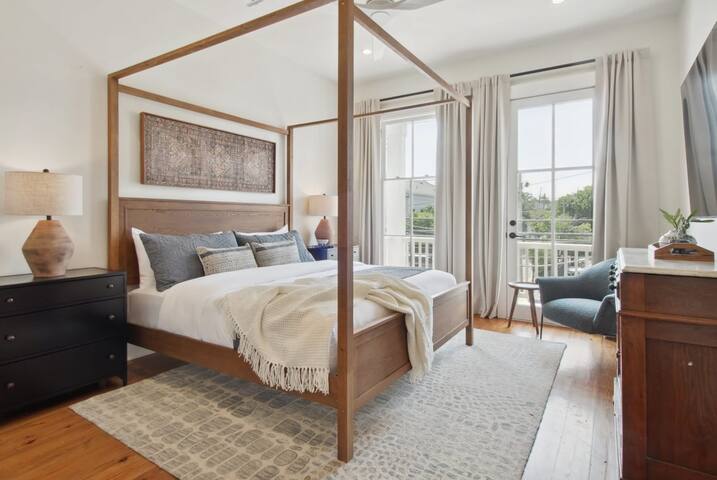 Opulent New Construction | Heated Pool & Spa gallery image 5