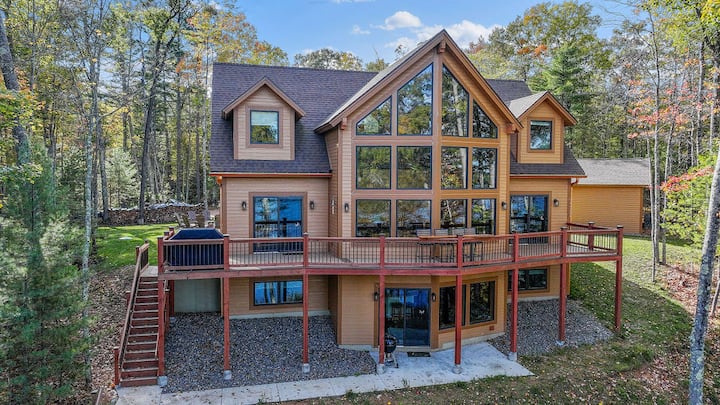 Eagles Bluff - 6 Br Lakefront Cabin on 20 acres