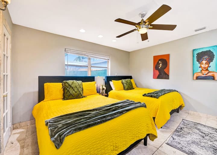 我们的双人卧室非常适合孩子们，并配备了游戏室