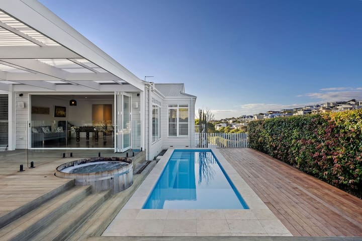 Hamptons Elegance Views | Pool & Spa