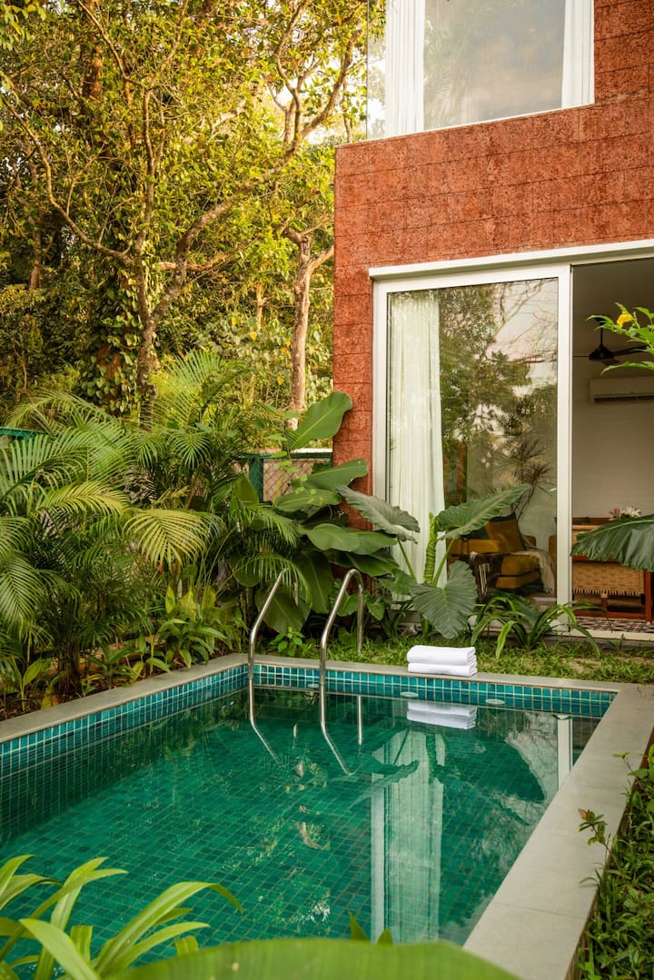 Laavila Luxury 2bhk Retreat With Private Pool - Goa