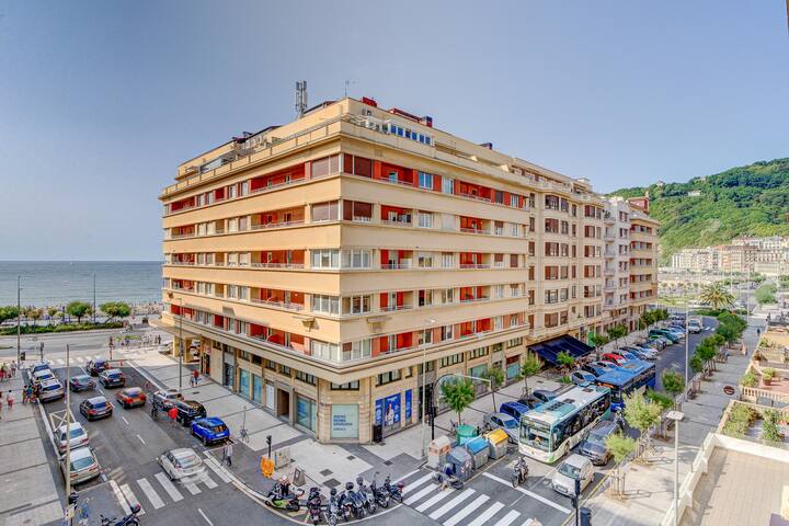 Gran Vía Vela by SanSe Holidays gallery image 3