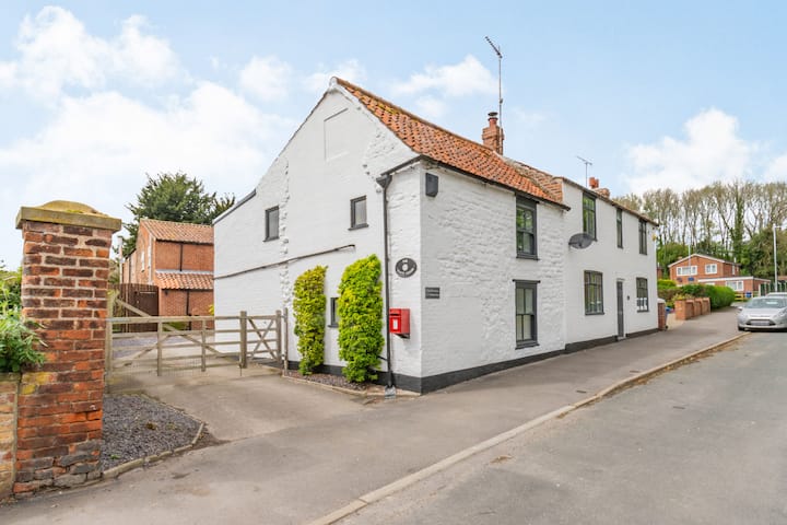The White House - Driffield