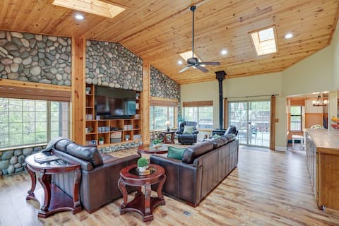 Mi-Wuk Village Vacation Rental w/ Multi-Level Deck
