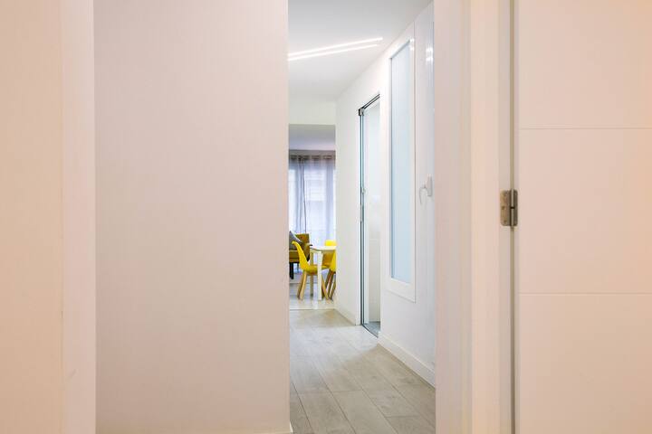 5 Getaria A , super central spacious apartment gallery image 2