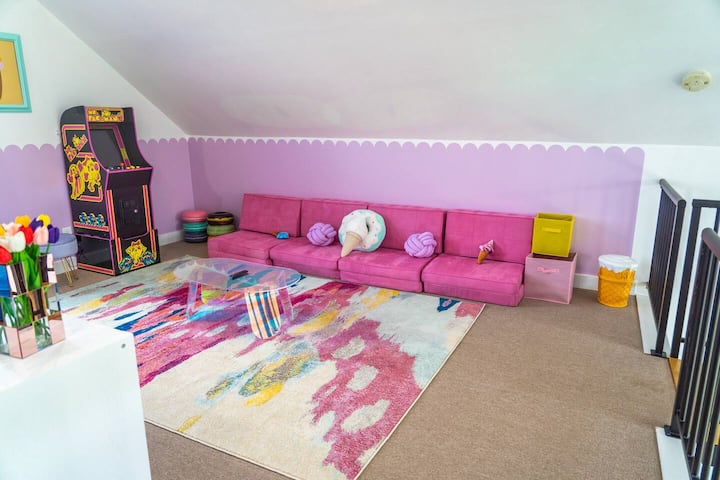 Upstairs loft with games and fun seating