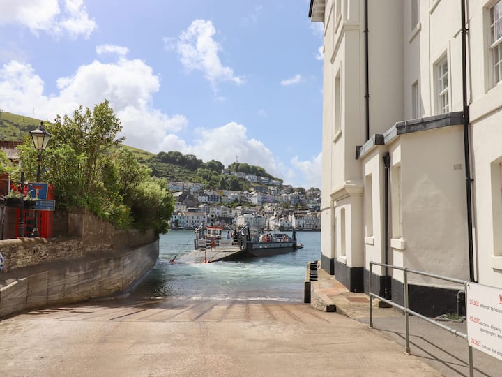 Ferryside - Kingswear