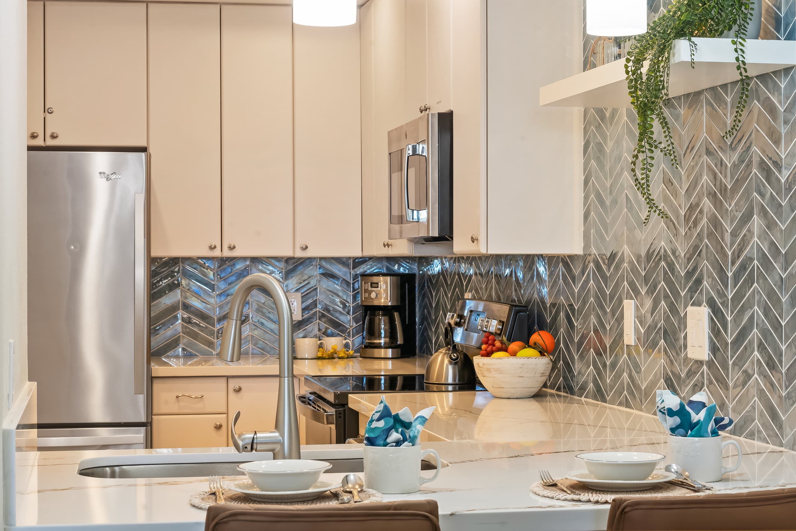 Condo in Lahaina · ★4.83 · 1 bedroom · 2 beds · 2 baths - Image 8