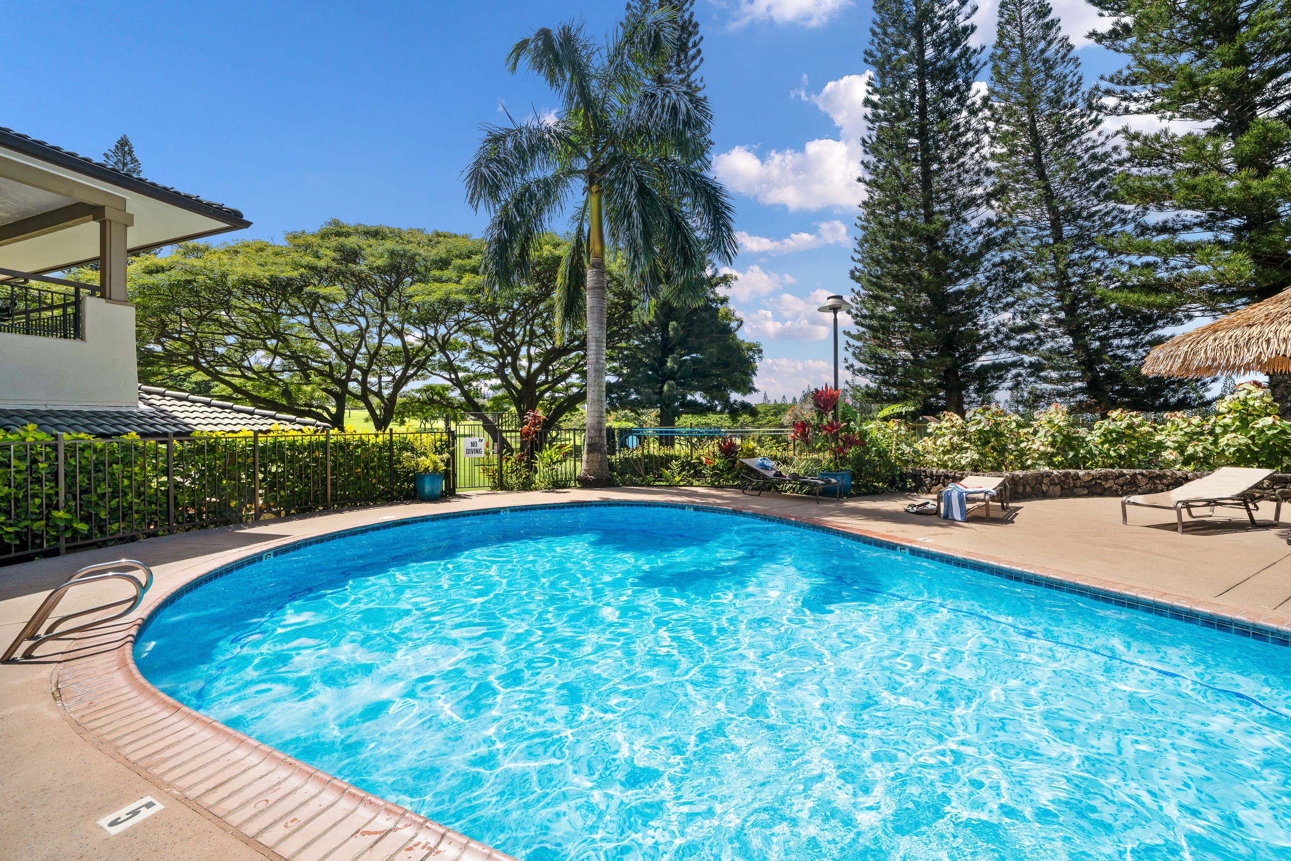 Condo in Lahaina · ★4.83 · 1 bedroom · 2 beds · 2 baths - Image 40