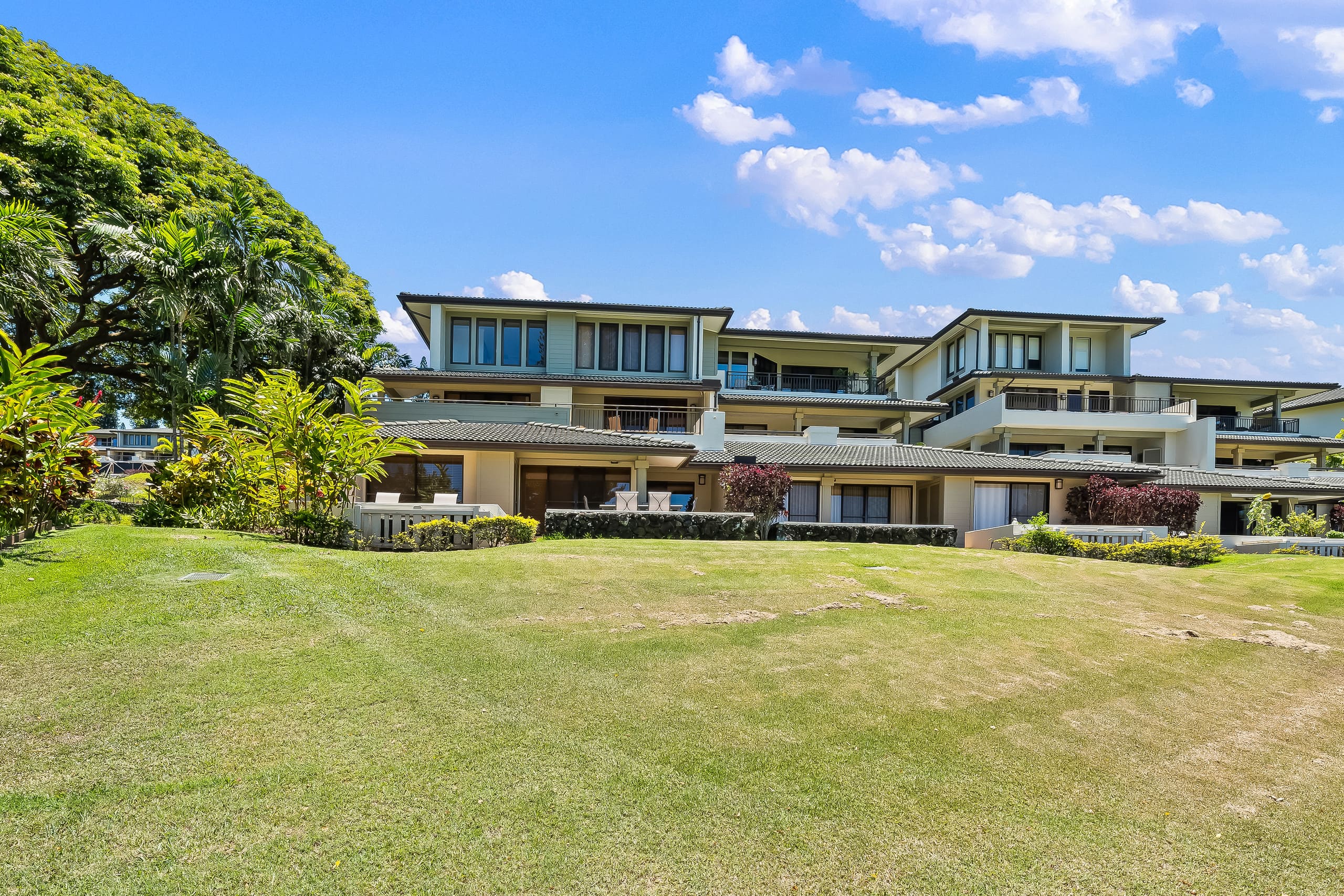 Condo in Lahaina · ★4.83 · 1 bedroom · 2 beds · 2 baths - Image 35
