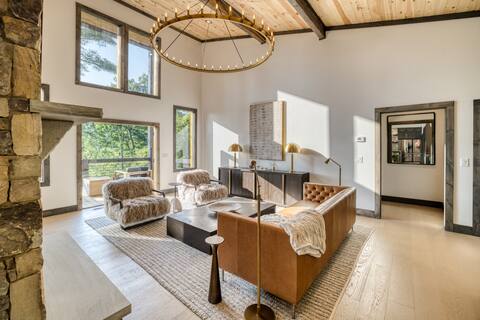 Morgan Trail - Stunning Mountain Masterpiece!