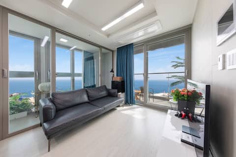 강릉의 오션뷰를 즐길 수 있는 세련된 숙소의