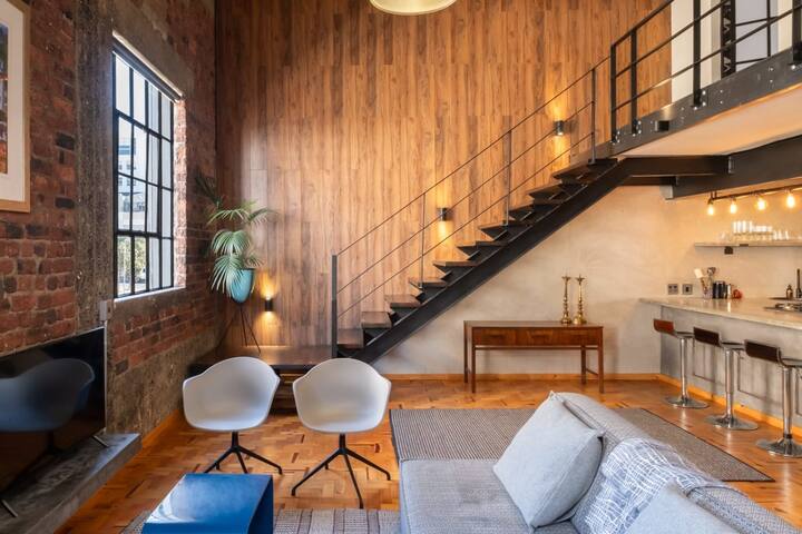 Spacious Loft Living gallery image 5