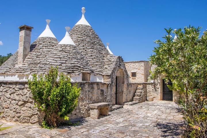 Trullo Yoram by Perle di Puglia gallery image 2
