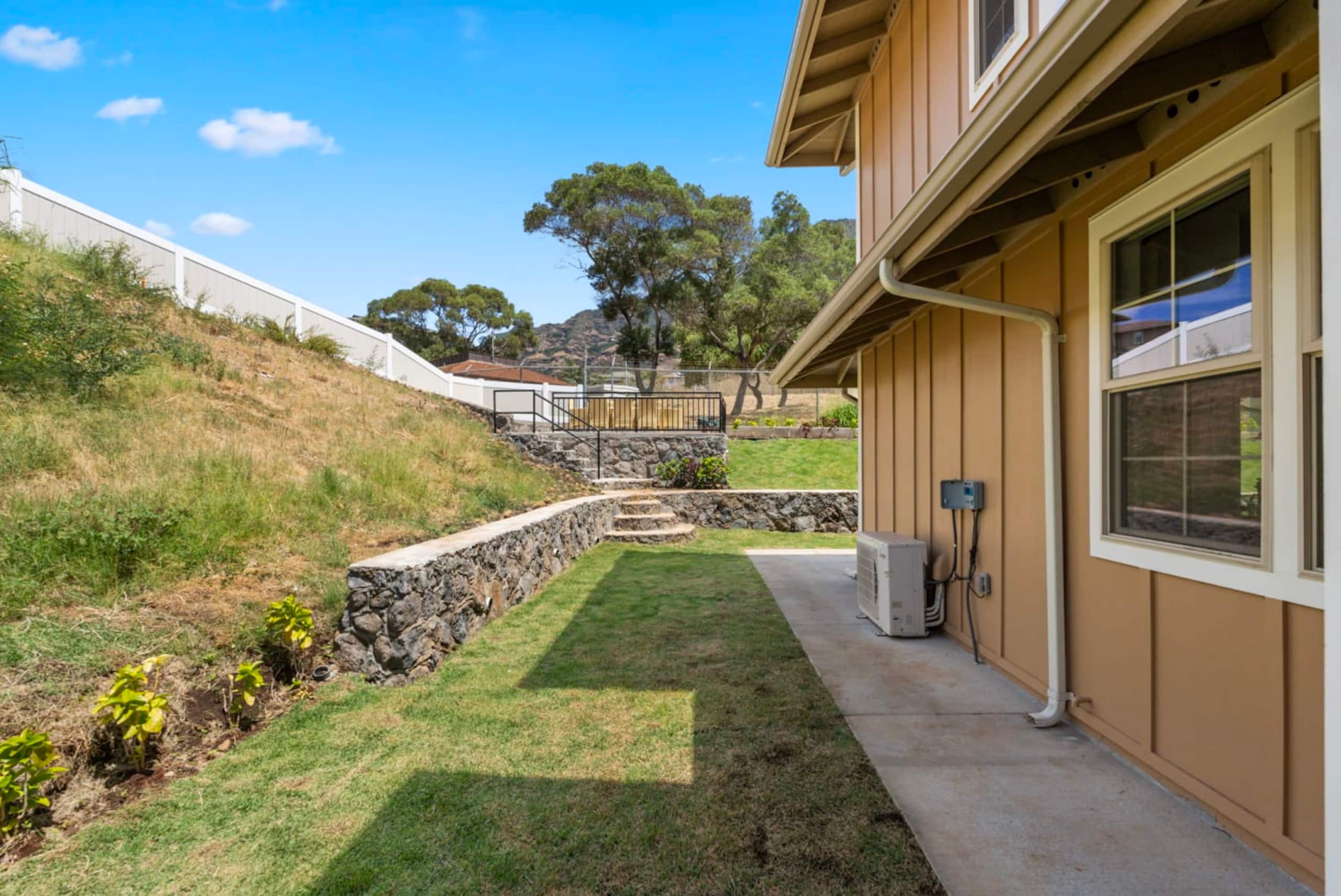 Home in Waianae · ★4.85 · 3 bedrooms · 4 beds · 2.5 private baths - Image 43