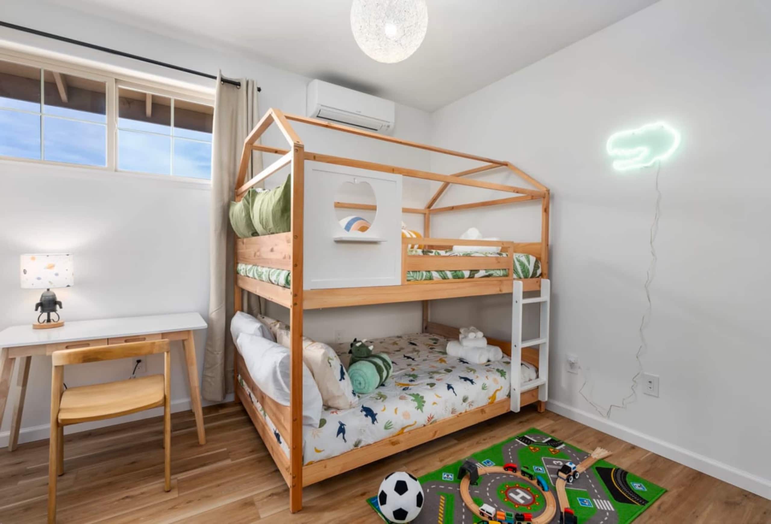 Home in Waianae · ★4.85 · 3 bedrooms · 4 beds · 2.5 private baths - Image 28