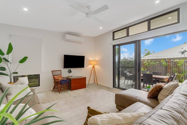 Dog-Friendly Beach House @ Black Rocks by uHoliday gallery image 4