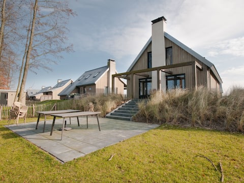Modern lodge with combi microwave