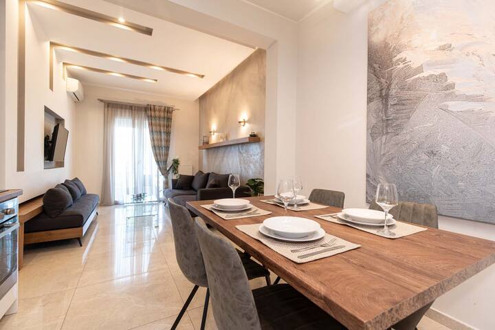 Tsimiski’s Pearl gallery image 5