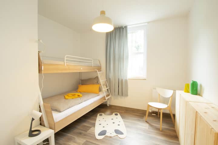 Детска спалня Hundeglück Hundeglück с двуетажно легло