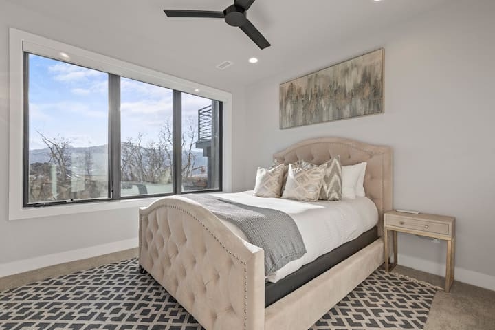 מיטת קווין סייז עם מזרן טמפור - פדי.